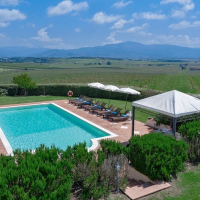 Villa Anatra | Tuscan Villa and Pool for 18