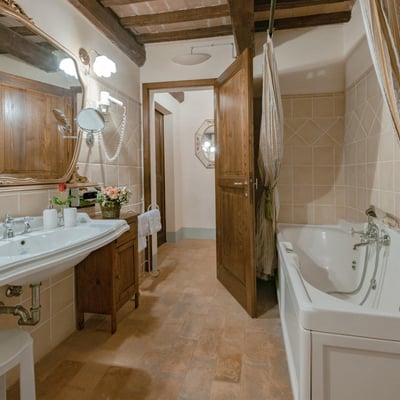 Villa Anatra | Tuscan Villa and Pool for 18