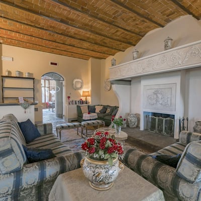 Villa Anatra | Tuscan Villa and Pool for 18