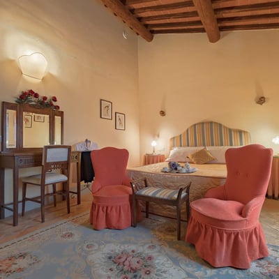 Villa Anatra | Tuscan Villa and Pool for 18