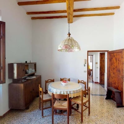 Villa Cicogna | Historic palazzo at the edge of a Tuscan village