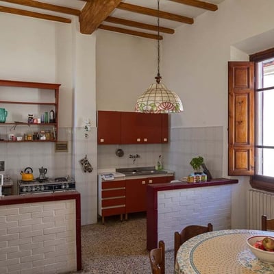 Villa Cicogna | Historic palazzo at the edge of a Tuscan village