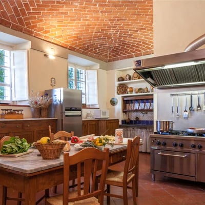 Villa Lucignano | Historic 18th-Century Villa for 18 in Lucignano