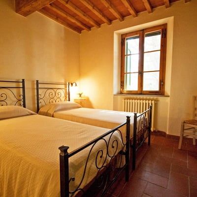 Twin bedroom