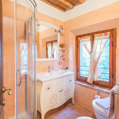 Ambra | Tuscan apartment in a historic building