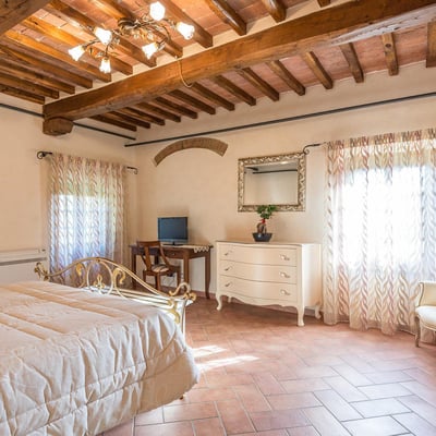 Argentum | Family apartment in a historic villa with shared pool
