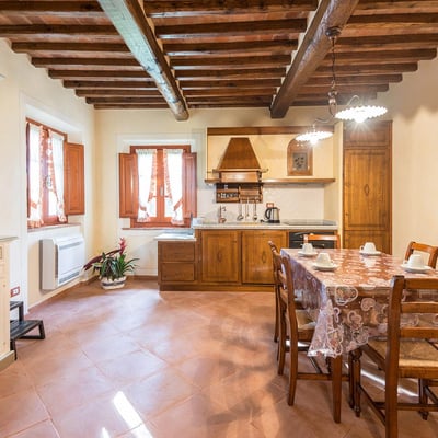Celeste | Family apartment in a historic villa with shared pool