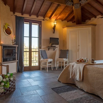 Villa Elisa | Contemporary Tuscan colonica and pool