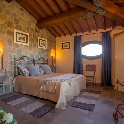 Villa Elisa | Contemporary Tuscan colonica and pool
