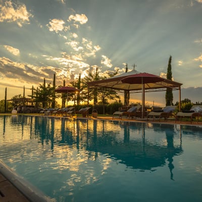 Villa Elisa | Contemporary Tuscan colonica and pool