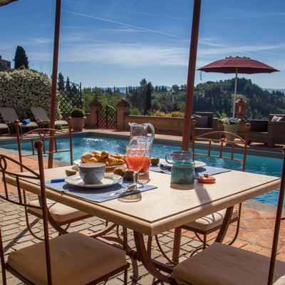 Glicine | Villa and pool in a small Tuscan village