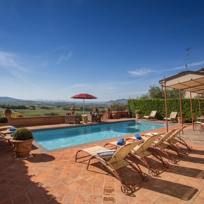 Glicine | Villa and pool in a small Tuscan village