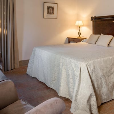 Leccio | Elegant Tuscan Villa for 14 with AC and Pool