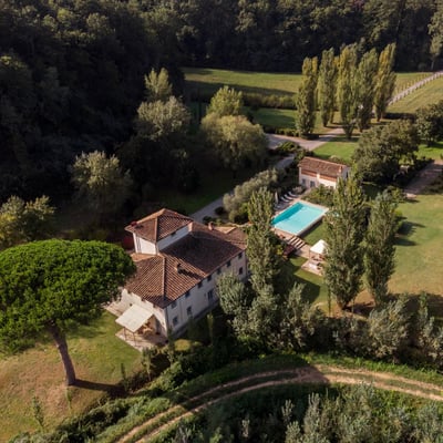 Piaggia: Luxury Villa with Heated Pool near Pisa