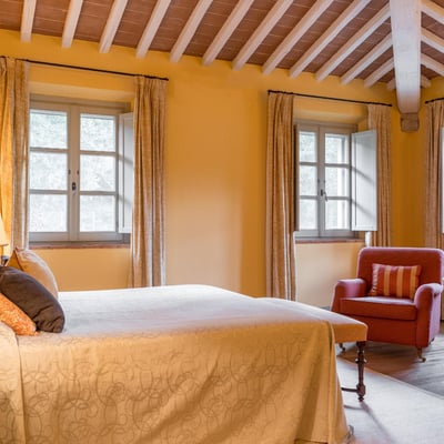 Piaggia: Luxury Villa with Heated Pool near Pisa