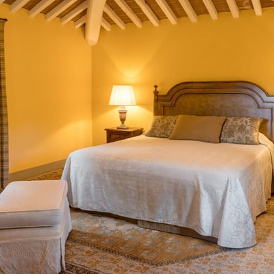 Piaggia: Luxury Villa with Heated Pool near Pisa