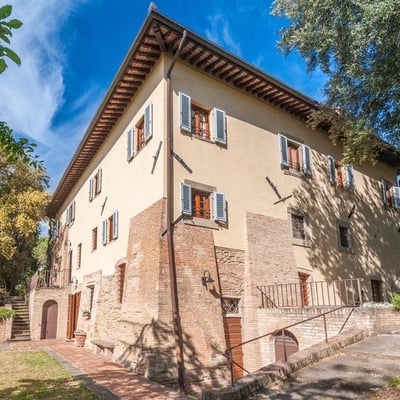Verdino | Family apartment in a historic villa with shared pool