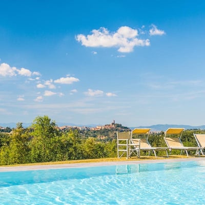 Verdino | Family apartment in a historic villa with shared pool