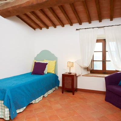 Villa Amorosa | Tuscan Villa for 12 with fenced pool and tennis court