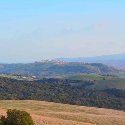 Villa Amorosa | Tuscan Villa for 12 with fenced pool and tennis court