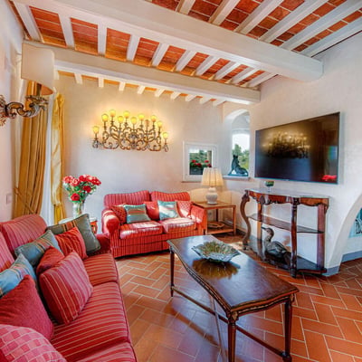 Villa Bucciano | Beautiful Villa and Pool in Central Tuscany