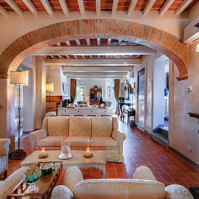 Villa Bucciano | Beautiful Villa and Pool in Central Tuscany