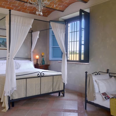 Poggetto | Tuscan villa and pool for 16 near the Coast