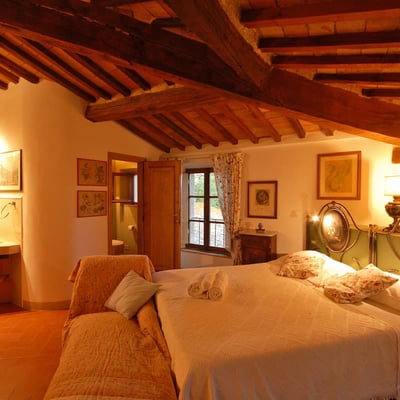 San Romito | Romantic apartment and roof terrace in Tuscan Olive Groves