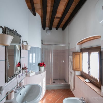 Panfilo | A modern Tuscan villa and pool for 14