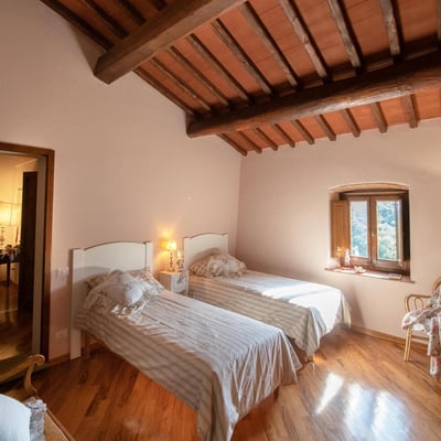 Panfilo | A modern Tuscan villa and pool for 14
