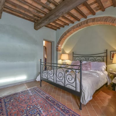Panfilo | A modern Tuscan villa and pool for 14