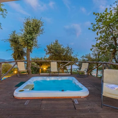 Alta | Striking villa in a Tuscan hilltop castle