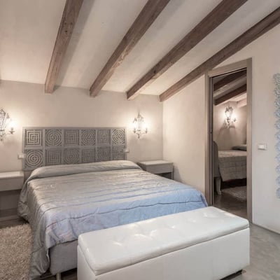 Alta | Striking villa in a Tuscan hilltop castle