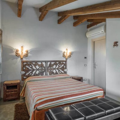 Alta | Striking villa in a Tuscan hilltop castle