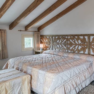 Alta | Striking villa in a Tuscan hilltop castle