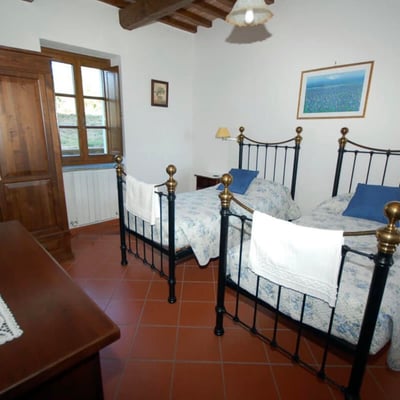Castelonchio | Lakeside Villa for 6 with Pool by Tuoro sul Trasimeno