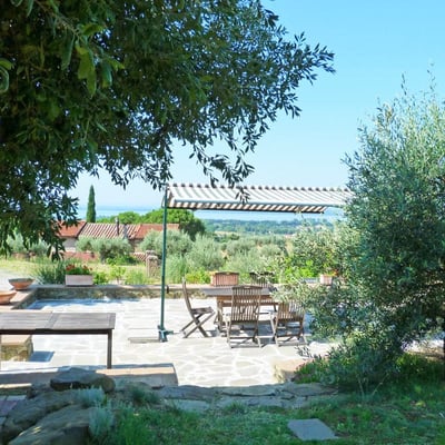 Castelonchio | Lakeside Villa for 6 with Pool by Tuoro sul Trasimeno