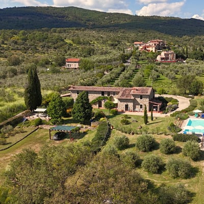 Castelonchio | Lakeside Villa for 6 with Pool by Tuoro sul Trasimeno