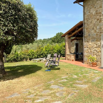 Castelonchio | Lakeside Villa for 6 with Pool by Tuoro sul Trasimeno