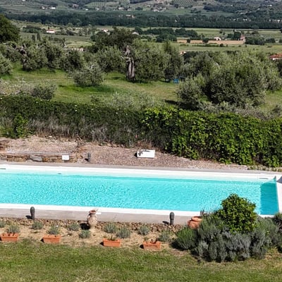 Castelonchio | Lakeside Villa for 6 with Pool by Tuoro sul Trasimeno