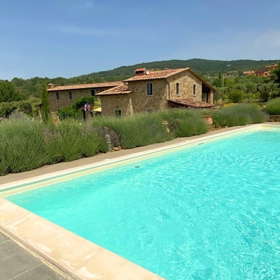Castelonchio | Lakeside Villa for 6 with Pool by Tuoro sul Trasimeno
