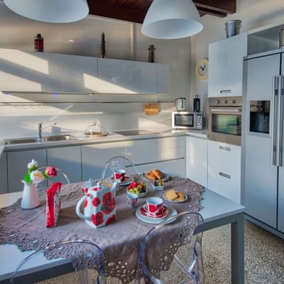 Archimede | Modernist villa with Pool and Jacuzzi on Lake Como