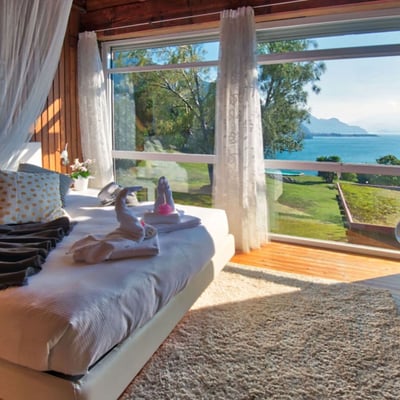 Archimede | Modernist villa with Pool and Jacuzzi on Lake Como
