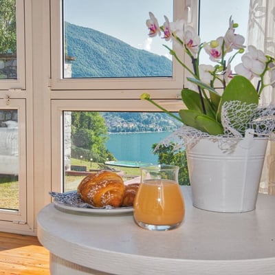 Archimede | Modernist villa with Pool and Jacuzzi on Lake Como