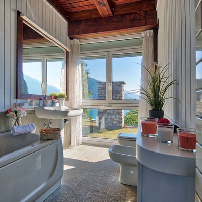 Archimede | Modernist villa with Pool and Jacuzzi on Lake Como