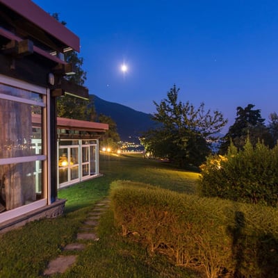 Archimede | Modernist villa with Pool and Jacuzzi on Lake Como