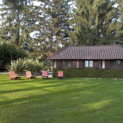 Erno | Luxury waterfront villa with a private beach and golf course