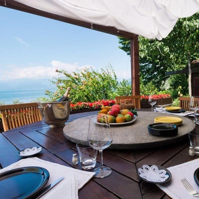 Ispirata | Modernist villa with a private beach on Lake Maggiore