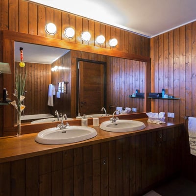 Ispirata | Modernist villa with a private beach on Lake Maggiore