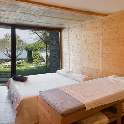 Ispirata | Modernist villa with a private beach on Lake Maggiore
